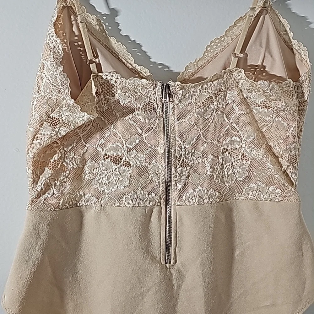 Padded Rose‎ shapewear,  lace 44D. XL. nude color.  NEW WITH TAGS